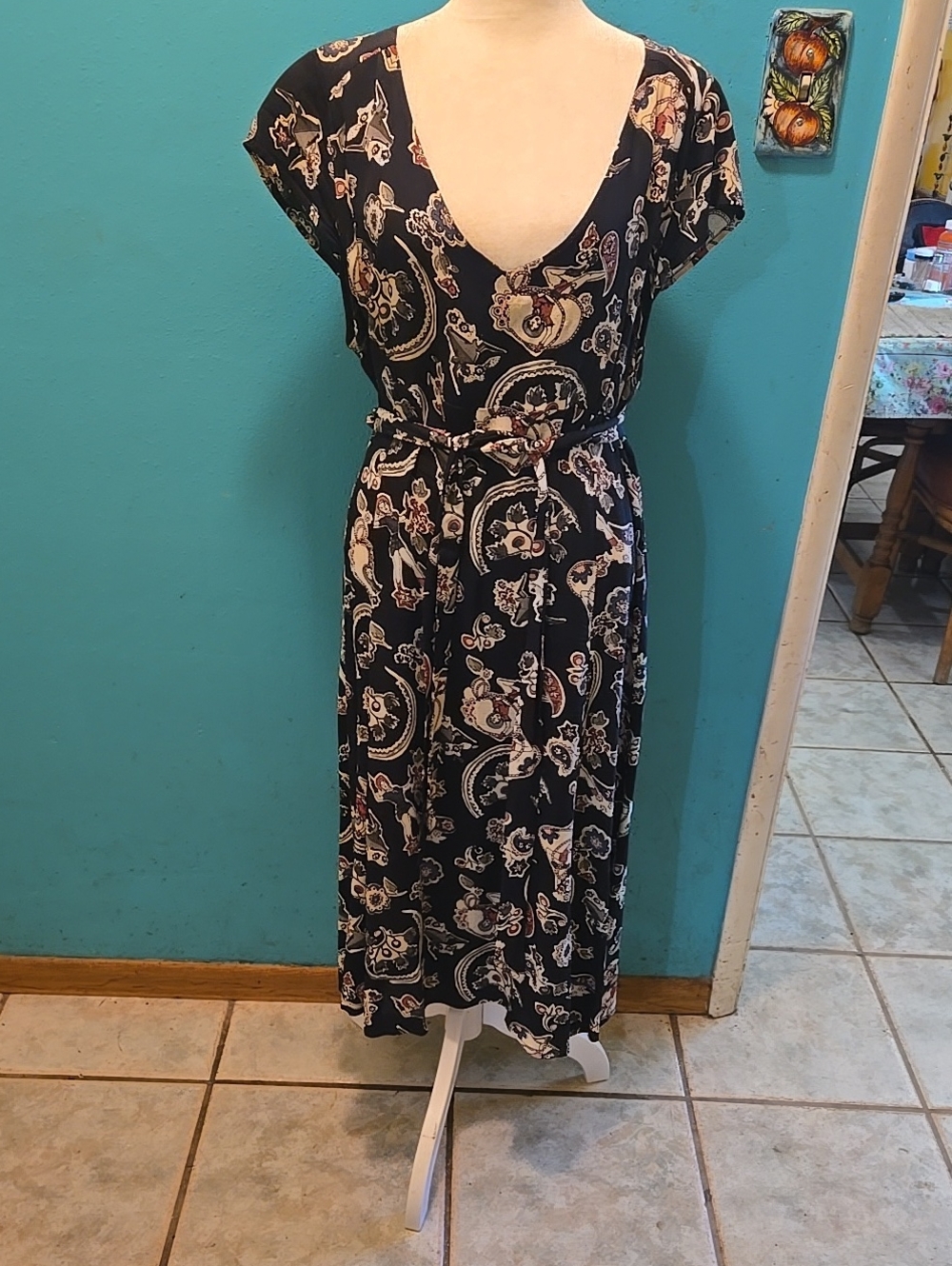 Black Floral V-Neck Tie-Waist Midi Dress